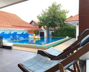 Rareing-5BR, Large Villa for Family & Singles-Karaoke, Pool Table, BBQ
